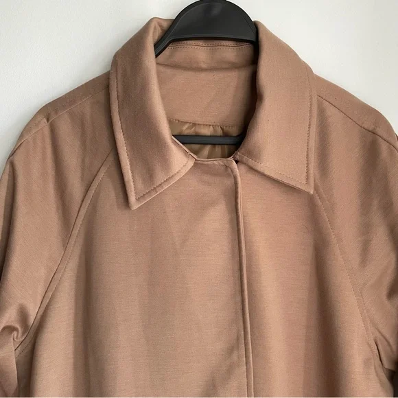 Classic Women's Tan Trench Coat - Picture 3 of 11